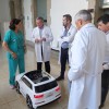El concesionario Vepersa dona coches eléctricos de juguete para el desplazamiento de niños desde las habitaciones al quirófano