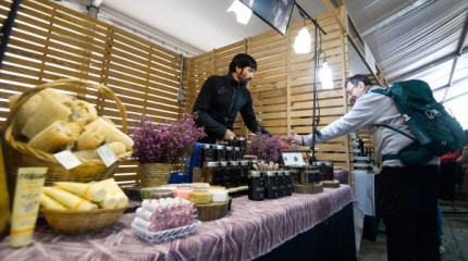 A Praza de España acolle a primera edición da Feira de Sabores Sen Glute