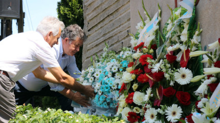 Ofrenda floral en el día de Galiza Mártir