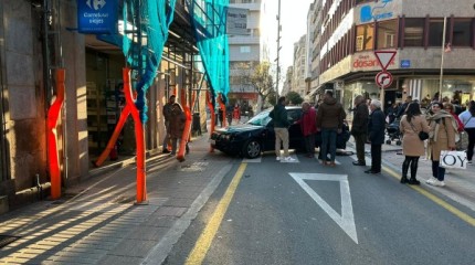 Aparatoso accidente entre las calles Oliva y Riestra