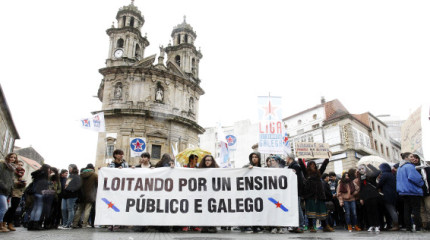 Manifestación estudantil contra o decreto do "3+2" 