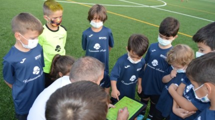 Exhibición de los biberones del Vilalonga y el Sport 2017 para inaugurar el campo de fútbol de O Revel