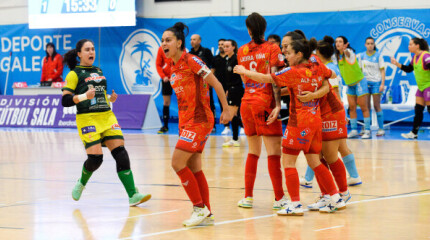 Imágenes del partido de liga entre Poio Pescamar y Marín Futsal en A Seca