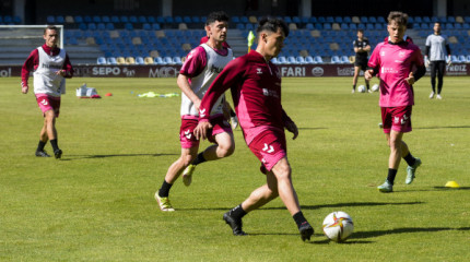 Galería de imágenes del entrenamiento del Pontevedra CF a puertas abiertas en Pasarón