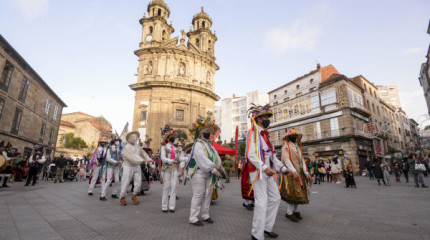 Obradoiro de Entroido na Praza de Barcelos e representación de entroidos tradicionais