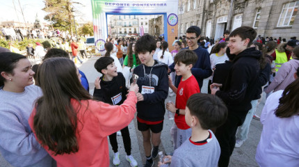 Entrega de premios a los ganadores de la “Carrera Interescolar Sánchez Cantón vs Valle Inclán”