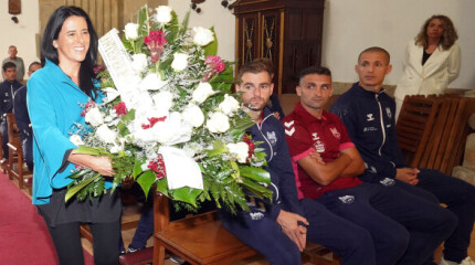 Ofrenda floral do Pontevedra CF á Virxe Peregrina para a tempada 2023-2024