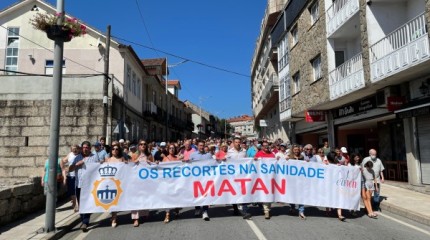 Manifestación en defensa de la sanidad pública en Ponte Caldelas