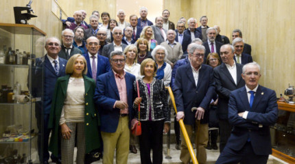 El Colegio de Médicos rinde homenaje a sus jubilados 