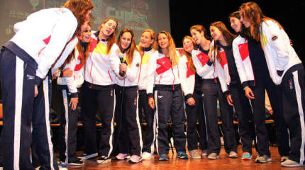 Acto de la Selección Española de Waterpolo con escolares de Pontevedra