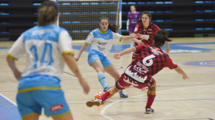 Imaxes do partido entre Marín Futsal e Sala Zaragoza na Raña