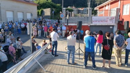 Concentración de protesta para demandar personal médico en el consultorio de Raxó