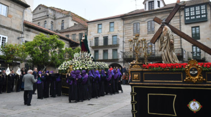 La procesión del Encuentro anima la mañana del Viernes Santo en Pontevedra