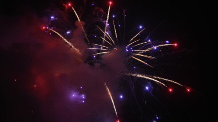 Tirada de fogos de artificio desde As Corbaceiras