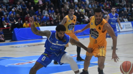 Partido de la Liga LEB Oro entre Peixe Galego y Club Ourense Baloncesto