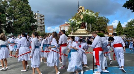 Acto institucional de San Miguel e Danza das Espadas