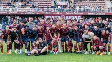 Imaxes do Pontevedra CF - Deportivo de la Coruña en Pasarón