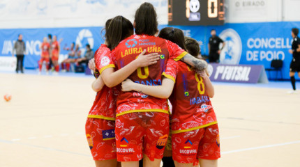 Partido de liga entre Poio Pescamar y Sala Zaragoza en A Seca