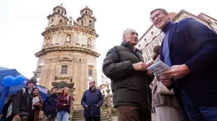 Núñez Feijóo vuelve a Pontevedra para pasear por las calles de la ciudad