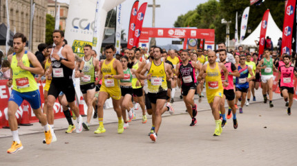 Salida de la carrera Ponle Freno desde la Plaza de España