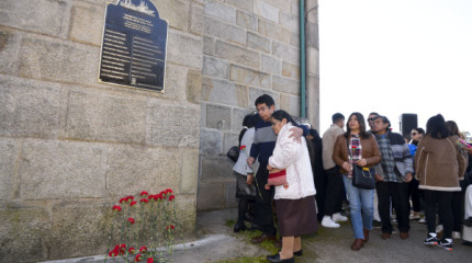 Pontevedra recorda o Villa de Pitanxo cunha placa no Gremio de Mareantes