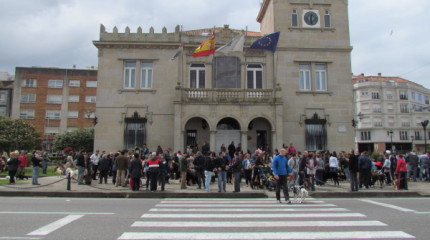 Concentración canina ante o concello de Marín