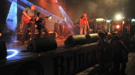 Primeira edición do festival Brinca na Praza