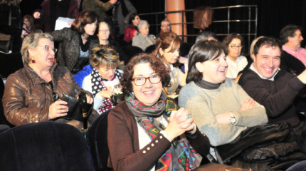 Concierto de Ana Moura en el Teatro Principal y protestas en el exterior