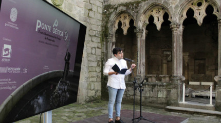 Recital de poesía nas Ruínas de San Domingos para inaugurar o festival internacional PontePoética 