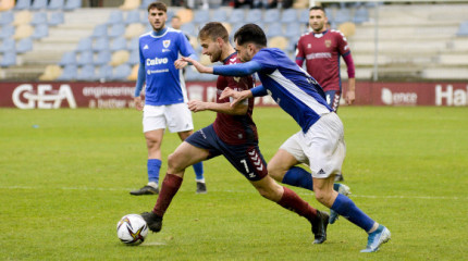 Partido de 2ª RFEF entre Pontevedra e Bergantiños en Pasarón