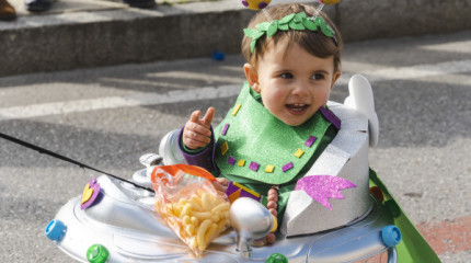 O desfile infantil abre os principais actos do Entroido en Sanxenxo