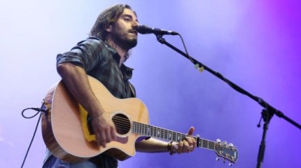 Andrés Suárez hace vibrar al público en el festival Sons de Ánkar