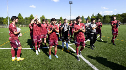 O Pontevedra B celebra o ascenso a Terceira RFEF 