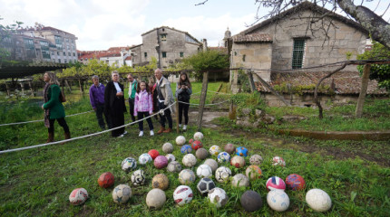 Residentes de las parroquias del rural pontevedrés visitan Santa Clara