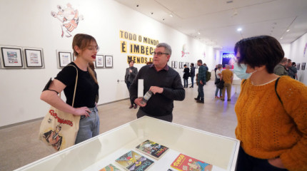 El dibujante Peter Bagge inaugura en el Pazo la exposición "Todo o mundo é imbécil menos eu"