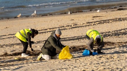 Jornada de limpieza en el litoral de Sanxenxo