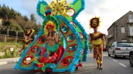 El carnaval regresa a A Lama por la puerta grande