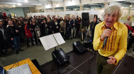 Concierto de Tony Lomba en el Mercado