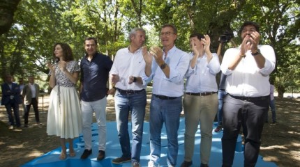 Los populares vuelven a la carballeira de San Xusto para abrir un nuevo curso político