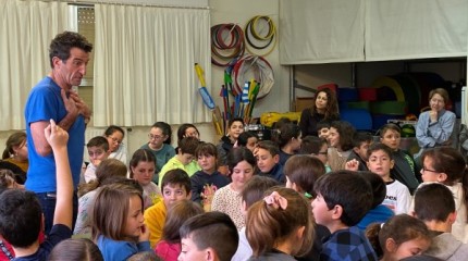 Visita de Luis Zahera al colegio de Ponte Sampaio	