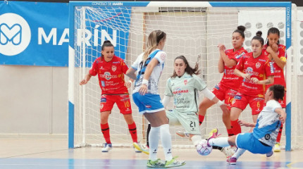 Galería de imaxes do partido de Primeira Feminina entre Marín Futsal e Poio Pescamar