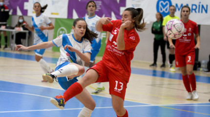 Partido de liga en A Raña entre Marín Futsal y Joventut D'Elx FS