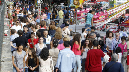 Día del niño en las atracciones de la Fiesta de la Peregrina