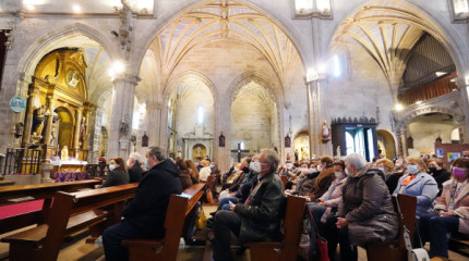 Santa María la Mayor acogió este lunes, 4 de abril, un funeral en memoria de Eduardo Dapena Lis, Cholo