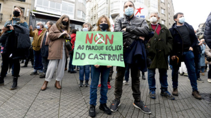 "Eólicos así non", o berro nas rúas de Pontevedra