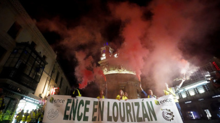 Manifestación de Ence por las calles de Pontevedra