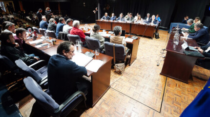 Pleno longo e con certa tensión na corporación municipal de Pontevedra